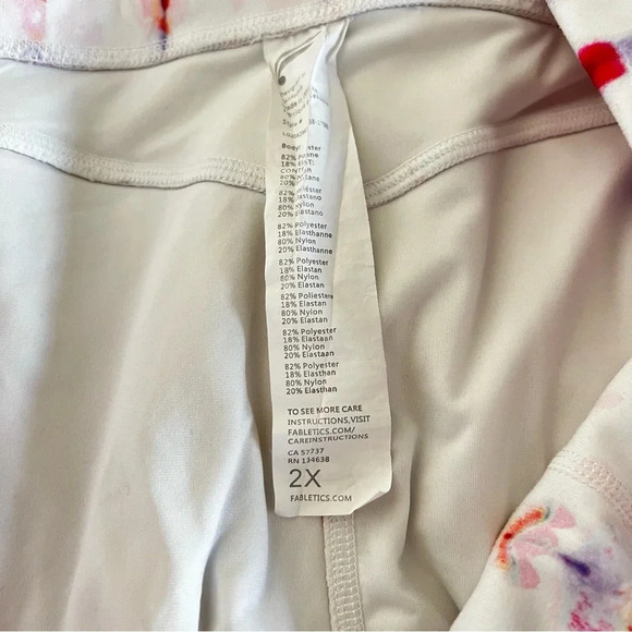 Fabletics Oasis PureLuxe High-Waisted 7/8 Legging 2X (18-20) White/Multicolored - Picture 12 of 13